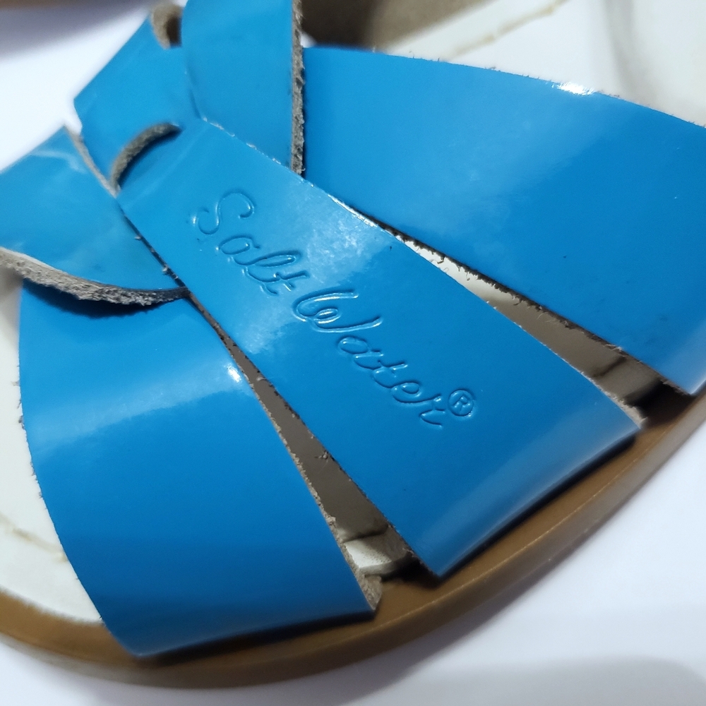 Authentic Salt Water Sandals by Hoy - Turquoise - Girls Sz 1 w/ Box